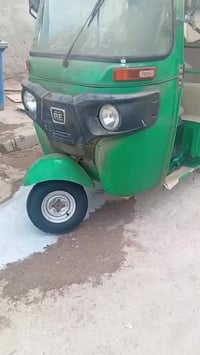 تكتك 22وعشرين رقم وسنويه بيه بس طخه صغيره فقط ول باقي مكفول من كلشي 07...