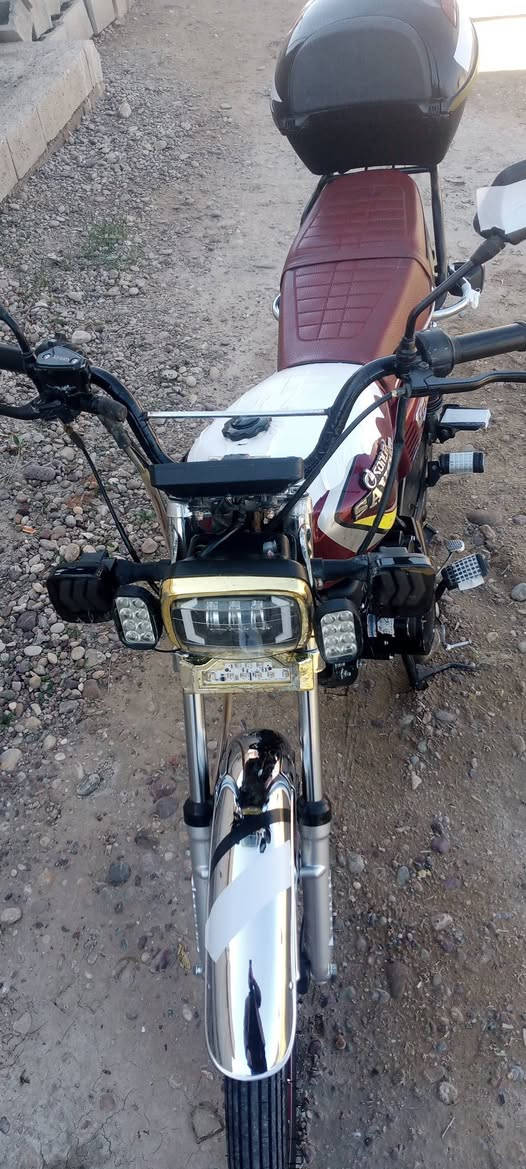 سيفان للبيع موديل 24 محرك كهربايات كلها شرط  تايرات اشاير  شاشه كلها شغاله  مكاني تكريت  السعر 650وبيها مجال 🫡


**إذا كنت صاحب هذا الإعلان وتريد حذفه لأي سبب، رجاءا أرسل رسالة إلى الدعم الفني**