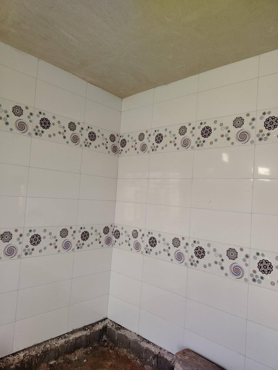 خلفة سيراميك أرضي جدران الوح بيات درج شغل درجة أولى ***********
***********
