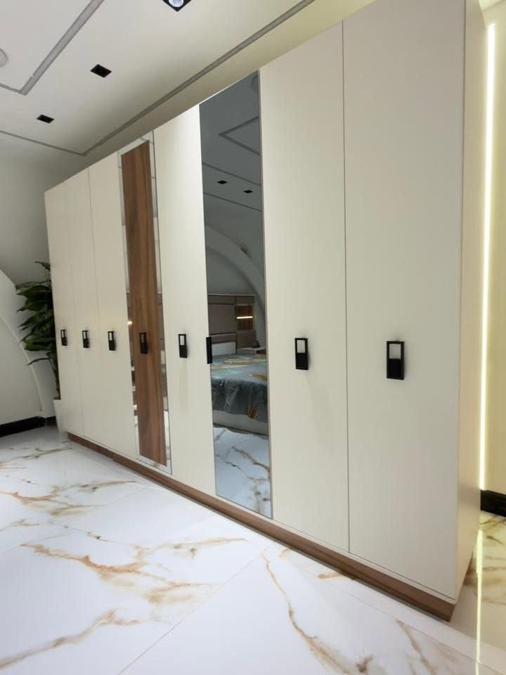 *موديل           3303          الجوزي*

*10 قطع             كنتور ملحق 320*

❇️ قياسات ضخمه 
❇️ ميز تواليت كبير
❇️ اللون الجديد المتميز 
❇️ السرير والشازلونه مخزن
❇️ إناره بالكومديات  ✨✨✨
❇️ المصنع الأصلي 
❇️ برغي حديد وچوي حديد
🆘   *ضهر الغرفه بلوك بالكامل*

•    السعر مليون و 450 الف*       •

توصيل بغداد مجانا 
اطراف 20 الف 
محافظات  100 الف


**إذا كنت صاحب هذا الإعلان وتريد حذفه لأي سبب، رجاءا أرسل رسالة إلى الدعم الفني**