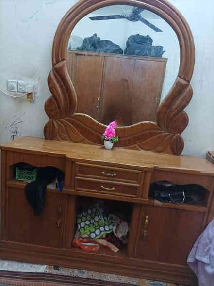 كتنور خمس بوب وميز وزاوية صاج تزكام للبيع مكاني نجف السعر 400 للاتصال***********
