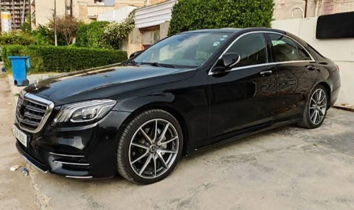 مرسيدس S400 موديل 2016 ( ديزل )
فول فول مواصفات 5 دكم ناظور ليلي   وداتا شو
رقم سليمانيه مميز نفس موديل السياره
مرسيدس بنز  أس كلاس رئاسي طلب خاص     
الموديل 2016
وارد الماني ضمان دولي 
 من النوادر بل النظافه والمواصفات  
شرط بدون صبغ بدون حادث مكفول من الدعامية لدعامية  سويجات عدد ثنين .  (ضمان دولي ) 
5 فصوص ( 5 دكم ) 
 بوليش درجه اولى صيانه كامله مسج زيرو دولار متحتاج - 
النوع مرسيدس بنز أس كلاس 
الحجم  400 S 
نوع الوقود - ديزل 
المسافه المقطوعه - 171 الف ميل 
المواصفات
—————
ناظور ليلي NIGHT VISION وهاذا بي ميزه المربعات الحمراء تنبهك عل كلشي يتحرك امامك 
داتا شو  امام السائق عاكسه عل الجامه الامامي 
نظام التعطير ( عطر مارسيدس ) اثناء تشغيل التبريد 
نظام القياده الالي يعني انته بس تمشيه بطريق مروري منتظم هي سوق وهي تتحكم بدوران الطريق 
رادار القياده الالي يمنع التصادم وينطيك المسافه بينك وبين المركبه الي قبلك وياخذ بريك اوتو 
رادار قرائه الخطوط البيضاء الي بل طريق من خلال اهتزاز الستيرن 
نظام ECO يعني السياره تنطفي في اي ازدحام وترجع تشتغل اوتو 
رادار جانبي المرايه الجانبيه اضواء احمر واصفر حسب اقتراب المركبة
الكشنات الاماميه خزن 3 درجات مع الستيرن وطبعا تبريد وهيتر ومساج. 
الكشنات الخلفيه كهرباء و خزن 3 درجات وتبريد وهيتر. 
نظام الاضائة الاماميه زينون داينمك متحرك ويتغير مع جوده الشارع مظلم بي اضائه قويه 
الدواخل بي اناره داخليه متغيره
بردات كهرباء عدد 5 جانبيه وخلفيه 
ابواب لمس فقط تخلي ايدك اوتقترب من السياره تنفتح 
الصندوق الخلفي النظام الذكي يفتح بحركة القدم 
الشاشه الاماميه كل تفاصيل السياره موجود بيه وبل اللغه العربيه يعني تستمتع بل مواصفات الي موجود بل السياره 
احزمة الامان كهرباء تاخذ قياس الراكب 
بانوراما سقف اسود عل طول السقف 
بصمات عدد ثنين وياها مال شركة كاعيات شركة بعده لوك 
نظام الدخول المريح للسائق رجوع الستيرن والكشن للخلف 
نظام كتم الصوت داخل مقصوره السيارةً
يعني فضل من الله سيارة قمه بل مواصفات ومن النوادر والي ميعرف بل ديزل سيارات لاتعطل ولادور وراها وسيارات صاروخ بل السرعه وبدون صرف
لمزيد من المعلومات 
***********
***********
السعر مناسب جدا وماكو هيچ سعر
لمعرفة السعر تواصل عالارقام يوجد واتساب
