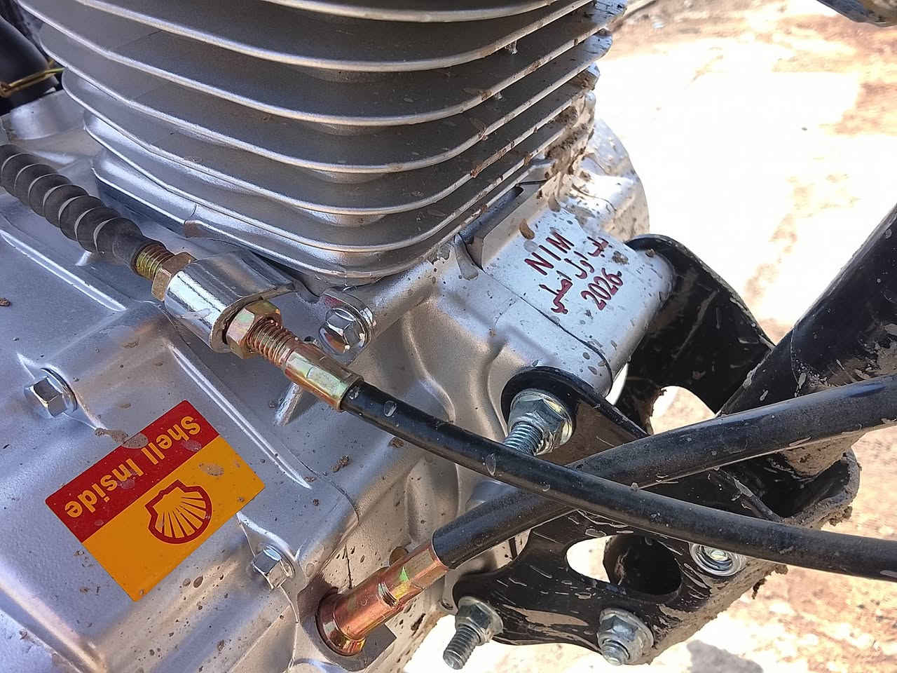 نامه امتياز اصلي مديل 26.   دراجه 3احرف
اوراق سكنر 
مكاني بابل سده الهنديه 
دراجه اليوم طالعه من المعرض للبيت فقط تجي دهن الشركه بيه انت تسحكه 
سعر 700
***********
