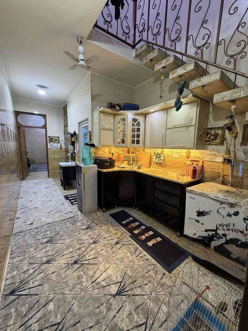 مشتمل 63م #للبيع واجهه 3 حديث  " بيت حلو و مرتب "
استقبال و3 غرف نوم و خدمات طابقين

#السعر 135 مليون وبي مجال / طابو ملك صرف
الشعب عدن مقابل مطعم حجي عادل وقرب شارع عدن

***********
