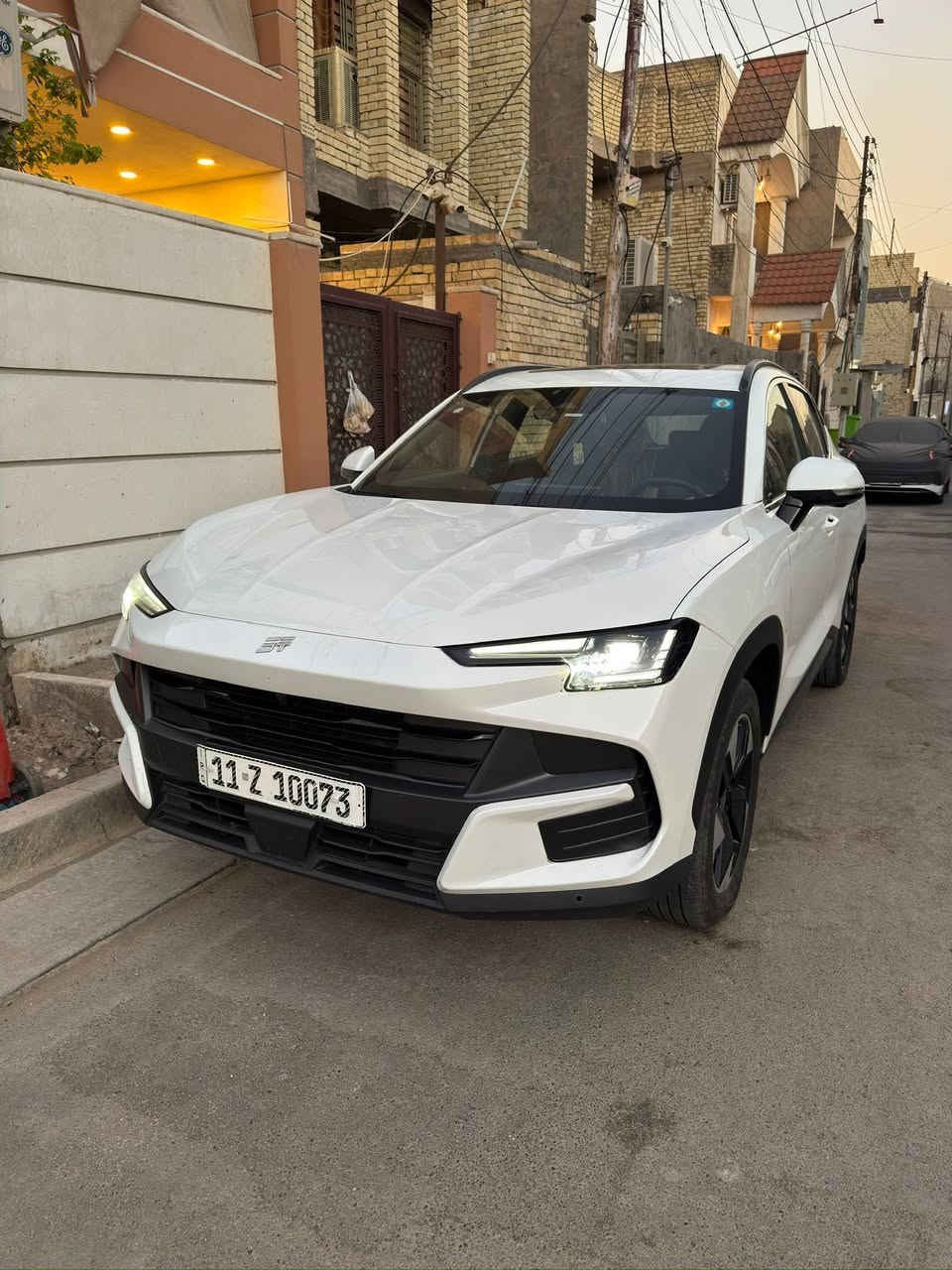 السلام عليكم جيتور L6 PHEV – فئة ( الالترا ) تجي مواصفات اكثر من الفول ***********
رقم اللوحات مميز

 • ضمان 10 سنوات  أو مليون كم
 • 8 سنوات على البطارية أو 150,000 كم 
 •  السياره مغلفه ppf بالكامل ( افلام حمايه )  ب ( 1300) دولار
•  ضمان ١٠ سنوات لل ppf
•السياره مغلفه ارضيه وصندوق جلد بالكامل 
• ارضيات السياره كامله
•  محرك 1.5 تيربو + محرك كهرباء، 
 •  358 حصان 
•  العزم 530 نيوتن
•  مدى كهربائي يصل إلى 114 كم / والمدى الكلي يتجاوز 1200 كم

 المواصفات 

 • فتحة سقف بانوراما ضخمة
 • رادار تفاعلي
• قيادة  ذاتية 
• نظام أوتو هولد
• كبح طوارئ
• كشنات جلد رياضيه تدفئة وتبريد 
• كشنات الاماميه فول تحكم كهرباء
• حساسات اماميه وخلفيه
• حساسات مطر
• حساسات ضغط الاطار
• صندوق كهرباء
• مرايا جانبيه كهربائية قابله للطي هيتر
 • كامرات ورادارات محيطيه 540 
• تحذير مغادرة المسار
• كاميرا  تسجيل داش كام
• كاميرا  داخل غرفه القياده لتنبيه السائق 
 • شاشة عملاقة 15.6 إنج + شاشة عدادات 9.2 إنج
 •أوامر صوتيه كامله
• إنارة محيطية  + ثلاجة
 • أنظمة أبل كاربلاي وأندرويد أوتو
 • نظام صوتي 8 سماعات + شاحن لاسلكي سريع
 • تشغيل عن بعد + بصمة 
 • وسائد هوائية 
• فلتر هواء N95
• نزول منحدرات، وغيرها الكثير
• ويل حجم ١٩ 

السعر 29,900,00
