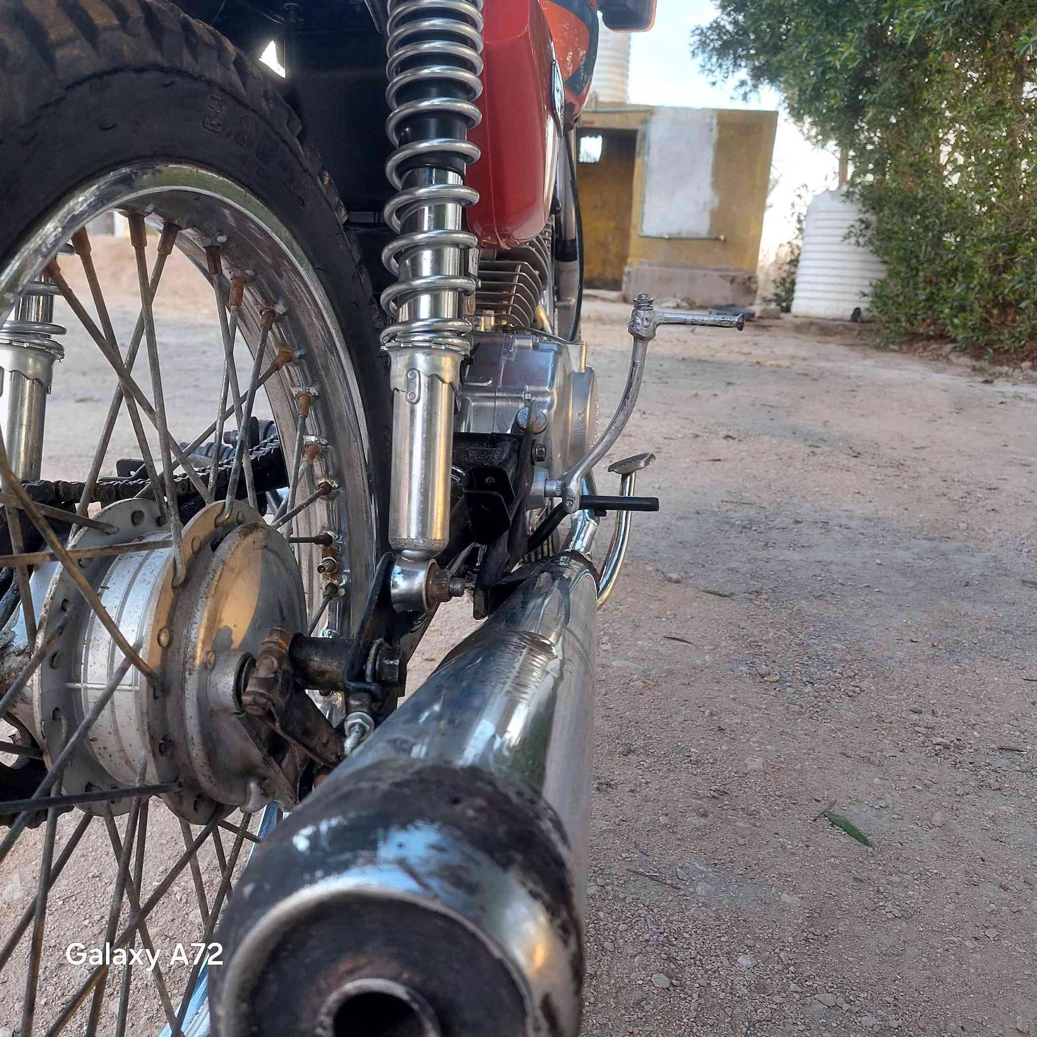 السلام عليكم ارشا 2020 كلك دراجة شوفت عينك ماعايزة برقي كهربايات من الايت للبكلايت مكينة 2020 جمرة السعر 350 وبيها مجال للطيبين ***********مكانها الهلال
