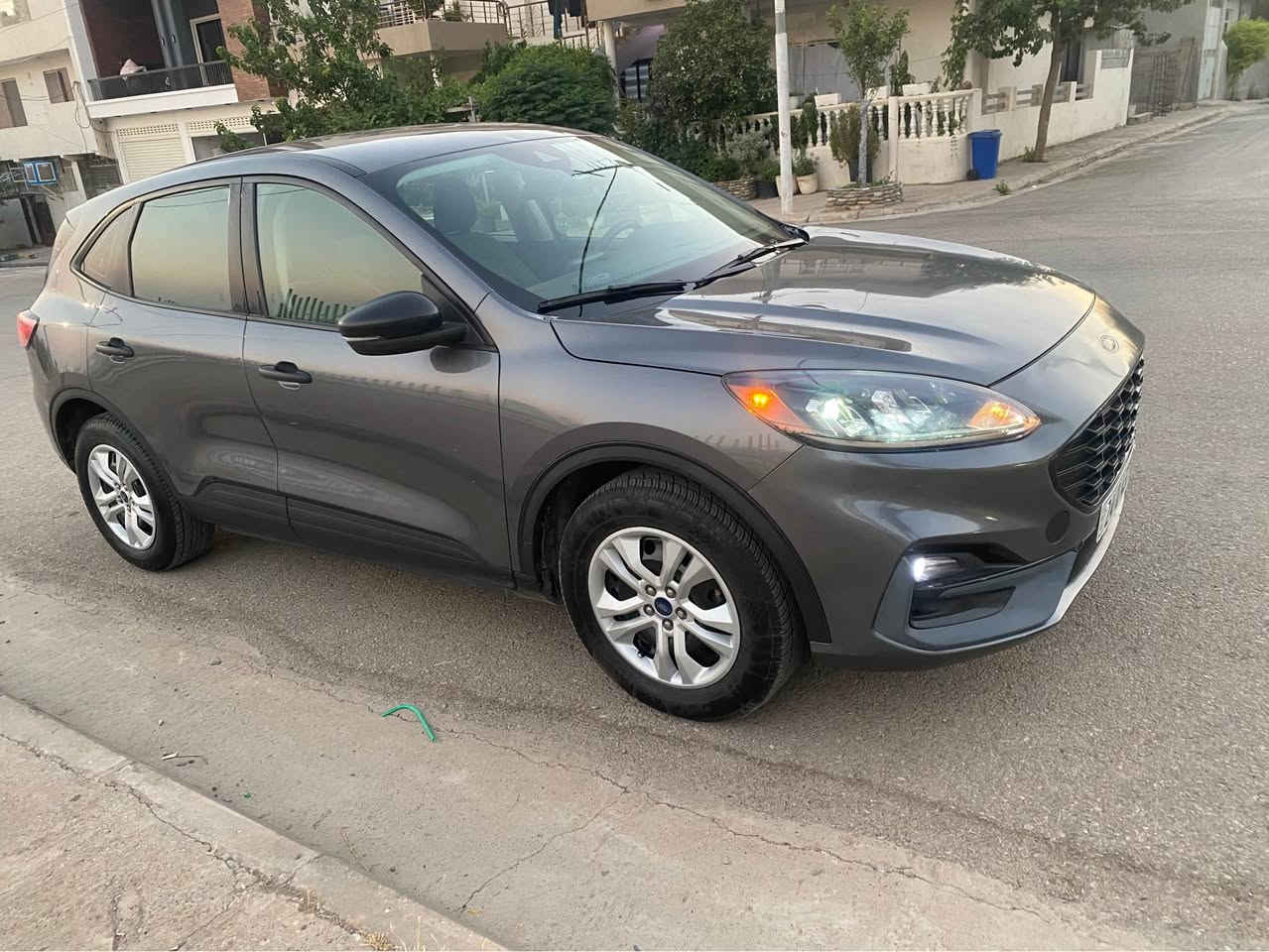 RD ESCAPE 2022 – SE 🔥

✨*********** what is up 
***********

🔹 مۆدێل: 2022
🔹 ڕەنگ: ڕەشی خۆڵەمێشی (Carbonized Gray)
🔹 مۆتۆر: 1.5L EcoBoost Turbo
🔹 گیربۆکس: ئۆتۆماتیک (شفت گەرد)
🔹 ڕاکێشان: FWD

مواصفات:
✅ کیجی ئەلیکترۆنی
✅ ستارت دوگمە (Push Start)
✅ کامێرای دواوە
✅ شاشەی تاچ
✅ Apple CarPlay & Android Auto
✅ کۆنتڕۆڵی فەرمان
✅ Auto Hold
✅ Electronic Parking Brake
✅ LED Daytime Running Lights
✅ کۆنترۆڵی گەرما و ساردی

🚗 سەیارەکە زۆر پاکە، ناوەوە و دەرەوە پارێزراوە

📩 بۆ زانیاری زیاتر و نرخی تایبەت، نامە بنێرە یان پەیوەندی بکە.

#Ford #Escape #FordEscape #2022 #SUV #ForSale #Hawler #Kurdistan رانية, السليمانية
