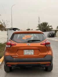 نيسان كيكس موديل 2018 وارد خليجي داخل جلد برتقالي بيه طخه بلباب واضح م...