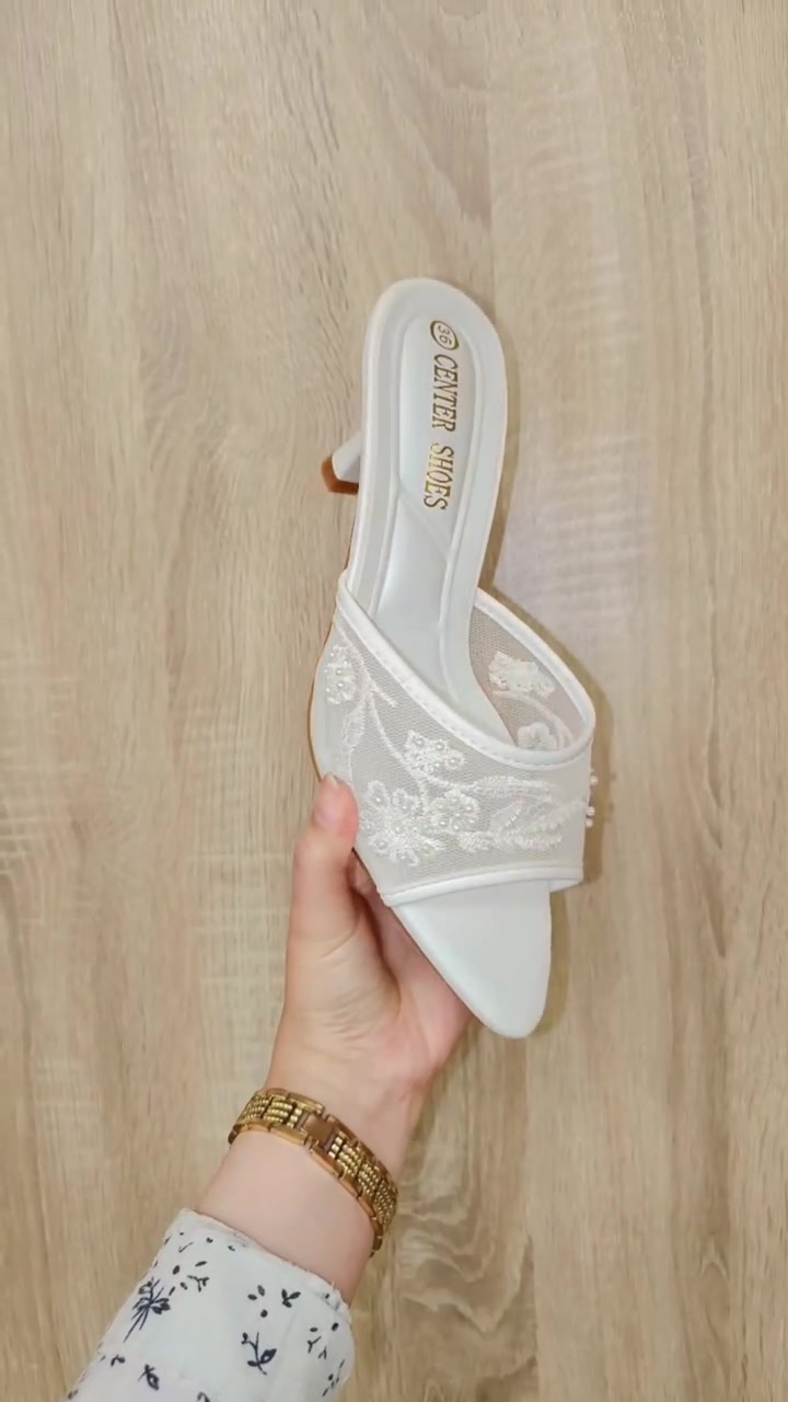"الأناقة تبدأ من الخطوه الأولى ✨ اختاري الحذاء إلي يحكي ذوقك الراقي 🤎  "CENTER SHOES


**إذا كنت صاحب هذا الإعلان وتريد حذفه لأي سبب، رجاءا أرسل رسالة إلى الدعم الفني**