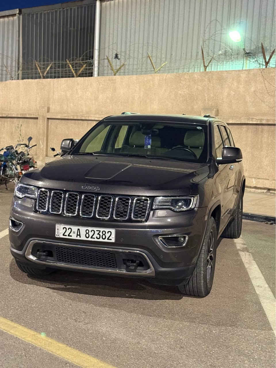 سلام عليكم جيب كراند شيروكي للبيع وارد خليجي كفاله عامه لمتدد فول موصفات فتحه وبنرامه كشنات تدفئه وتبريد اماميه وخلفيه خزن ميموري ماشيه 96 الف كيلو سياره جديده مابيه اي نقص حساسات امامي خلفي سعر 245 وبيه مجال *********** البصرة, العراق
