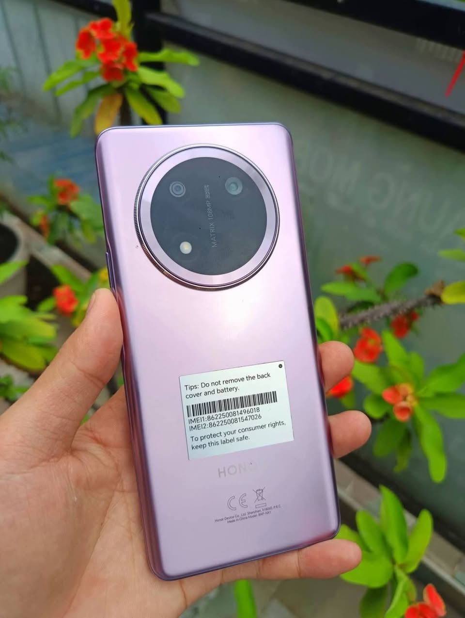 Honor X9C

مستخدم قليل نظافة 100% مع كامل الملحقات لون مميز جدا 

المواصفات 

الشاشة: 6.78 بوصة - 120 هرتز - AMOLED
الذاكرة: 256 جيجابايت 
الرام: 12 جيجابايت 
الكاميرا: 108 + 5 ميجابكسل 
المعالج: Snapdragon 6 Gen 1
البطارية والشحن السريع: 6600 مللي أمبير - 66 واط

واسط/ كوت داموَك الجهاز قفله 300 الف جهاز جديد

للطلب 
***********
***********
