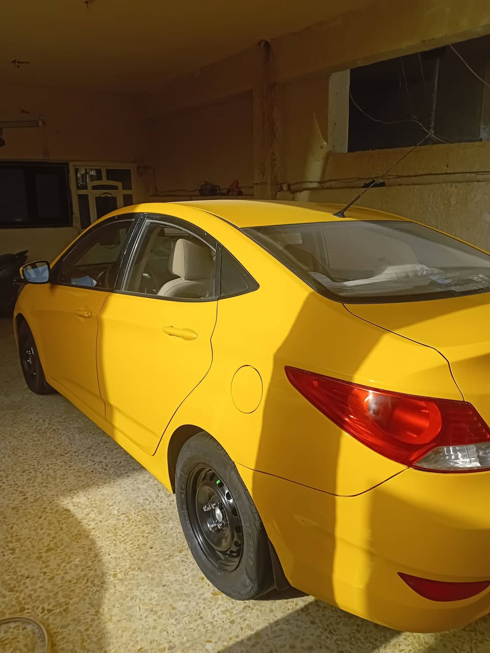 اكسنت مديل ١٢ سياره خليجي كير مكينة مكفول صدر جديد تبريد شغال سياره مكفول من الضربه و تبديل كير مكينة ستميه مكان الشعب للاستفسار *********** السعر ٨٥
