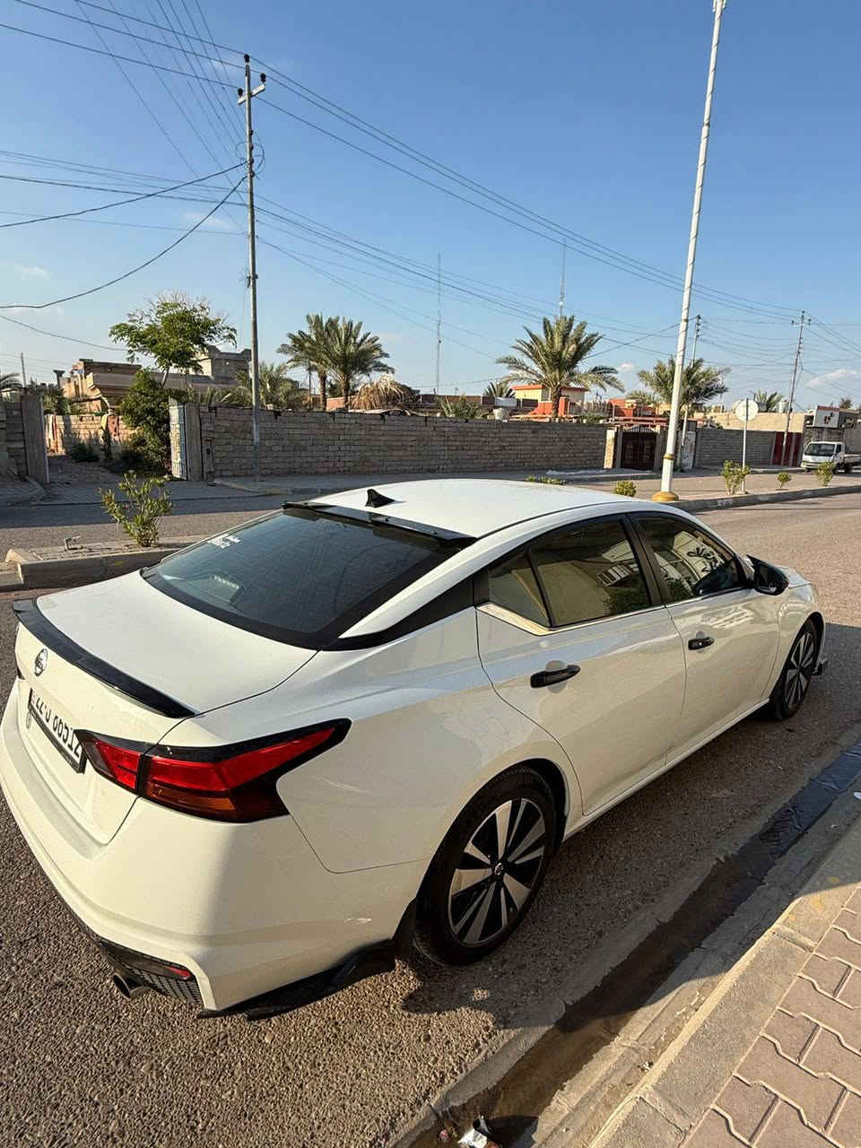 نيسان التيما للبيع موديل 22 المكان كركوك 
سياره جاهزه من كلشي سنويه من الادامه سياره 
سعرها ١٦٥ 
*********** واتساب تفاصيل اكثر
