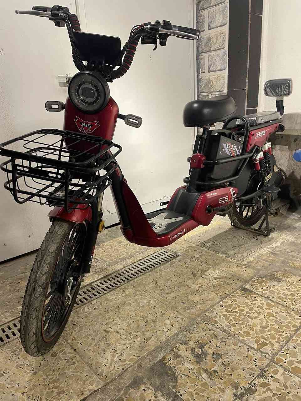 السلام عليكم دراجه شحن 5بطاريات نضيفه جداً 4سرع 99تايرات جدد دراجه كل نقص مابيهه دبلات اشاير هورن كله شغال سله شاحنه اصليه 60Vالسعر 275مكان بغداد الامين الثانيه 

***********
