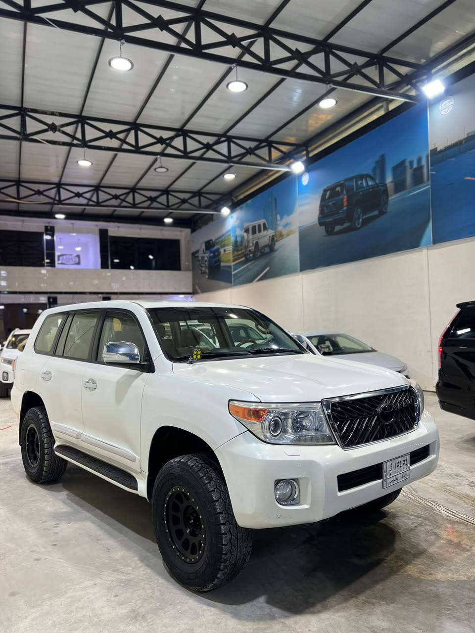 السلام عليكم 
لاندكروز موديل 2014 ساز  جديدة احلة من الصور ماشية 115الف عليهة تزويد و مصروف عليهة السيارة بيهة صبغ بين الجاملغ و الباب شي جداً بسيط

مواصفات 
محرك 6 سلندر
حساسات 
فتحة 
بصمة تشغيل + بصمة ابواب 
زراكات امامية

استفسار 📞 ‭0773 210 4757‬

السعر 400 يعني 4 دفاتر وبيهة مجال

العنوان📍زيونة تقاطع ملعب الشعب خلف محطة وقود المثنى 

معرض الليث لتجارة السيارات
