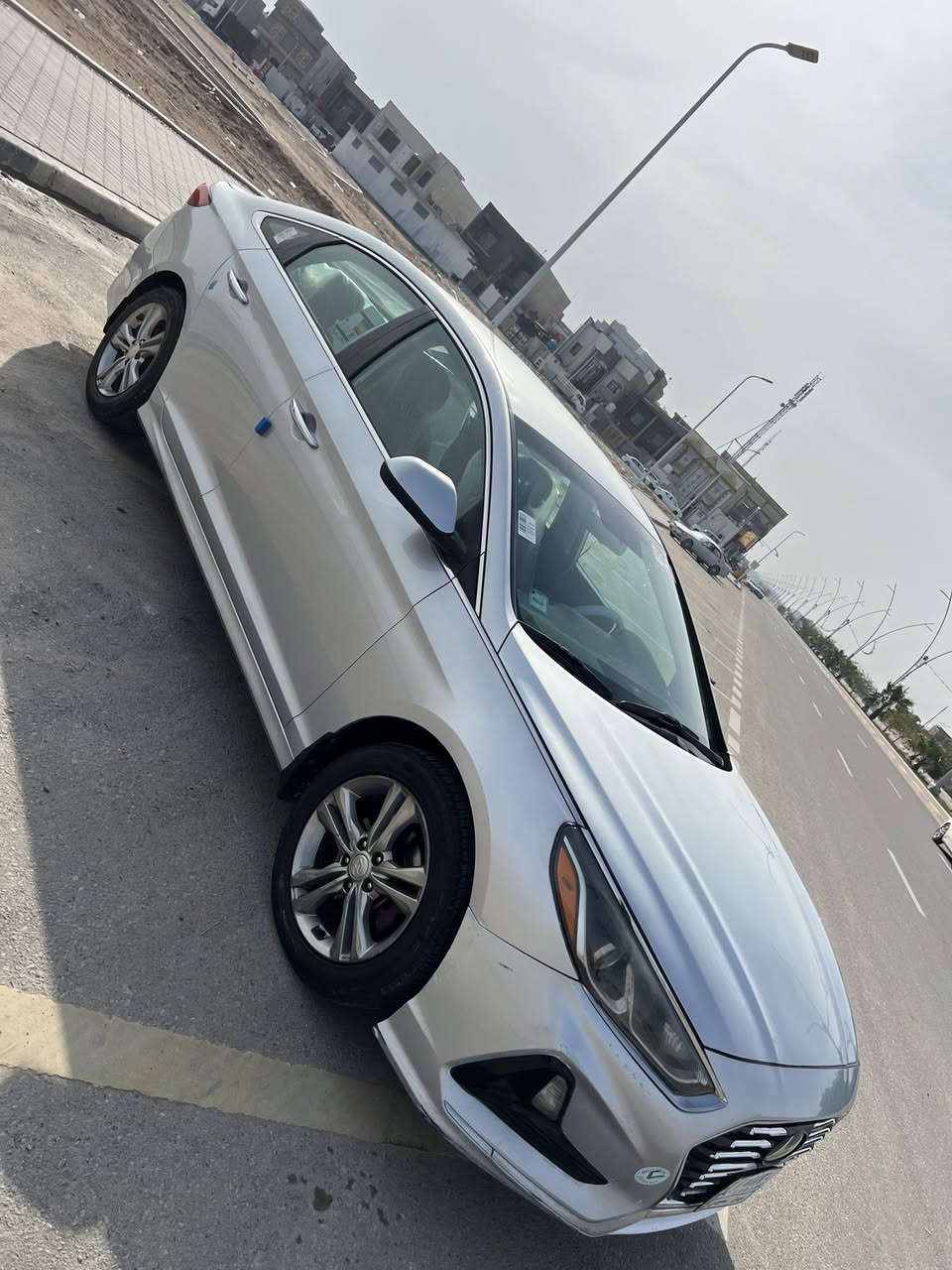 لسلام وعليكم سياره مكفوله سوناتا مديل 2018وارد امريكي بيه صبغ اربع قطع مكينه ٢٤٠٠جي دي اي جاهزه سياره بيه حادث خفيف كلش  بلهلال الخلفي داخل جلد جوزي  نص فول حداده جديده تبريد شغال سنويه منتهيه صارله شهر سياره حره مكان السياره بصره الزبير 
الهاتف ***********
السعر ١٢٢ وبيه مجال 
 مامتواجد ع ماسنجر
