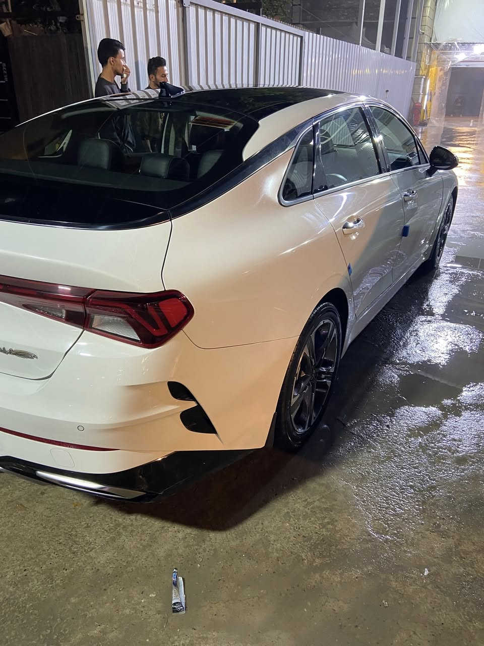 السلام عليكم
كيا k5 موديل 21 استلام 23 

السياره فول مواصفات للاخير

بصمه

فتحه

ترحيب ذكي

حساس صندوك

قطعتين تبريد 

ماشيه50 رقم بغداد 

السياره كل صيانتها بالشركه وبعدها بالضمان لحد 2027

السياره بيها ملاحظات وطخات بسيطه كلش بدون صبغ 

سعرها 210

مكاني بغداد العامرية ***********
