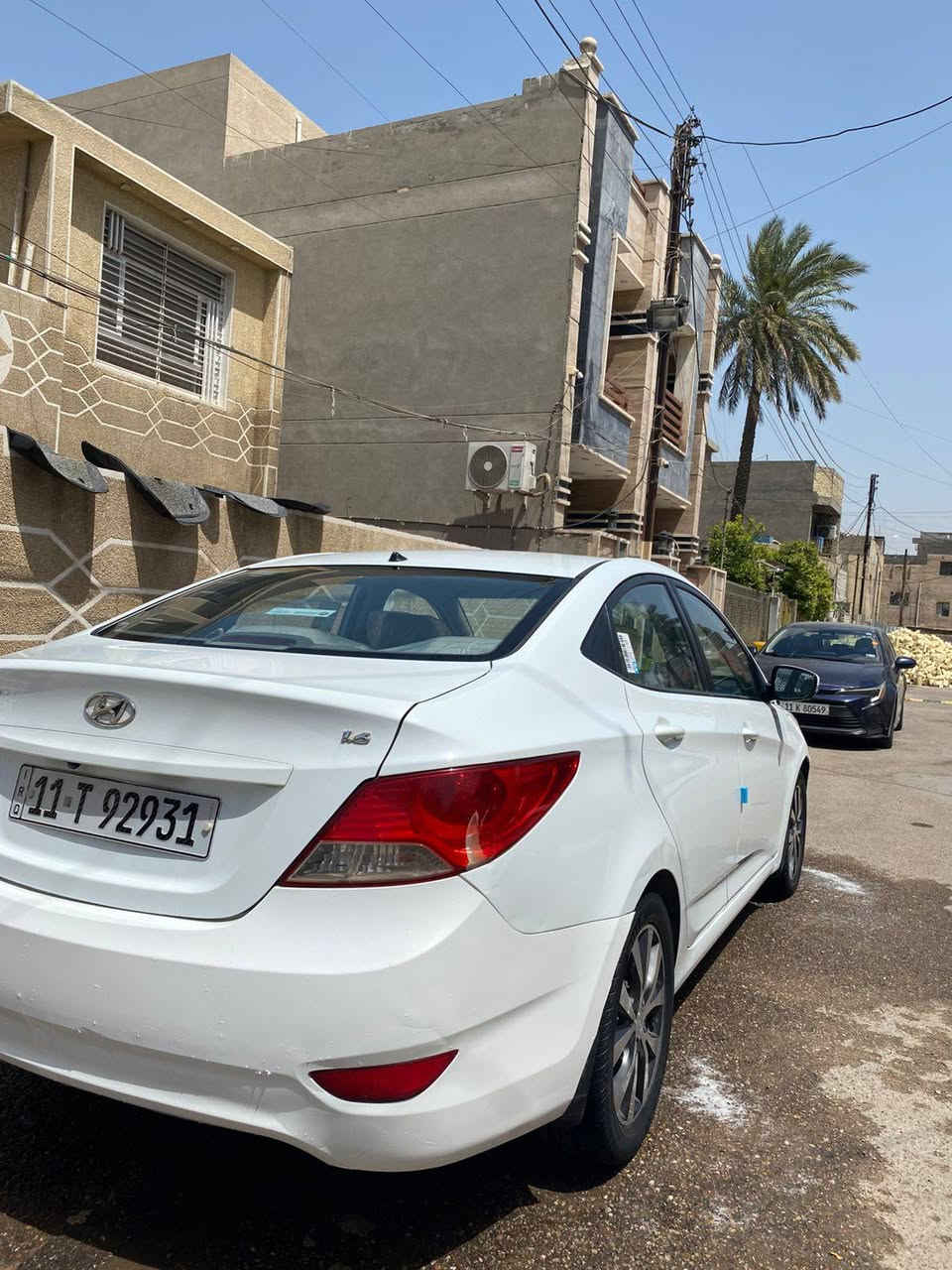 السلام عليكم 
للبيع اكسنت موديل 2015 خليجي بغداد محرك 1600 كير محرك مكفولات تبريد ثلج الصدر 70% هزه جديده  بيها بنيد مبدل نفس الون بدون صبغ والسونار موجود ويه الصور ماشيه115الف السياره جاهزه بدون اي نقص السعر 97$ وبيها مجال مكاني بغداد حي الجهاد 
 رقم الهاتف *********** بيه واتساب بغداد, العراق
