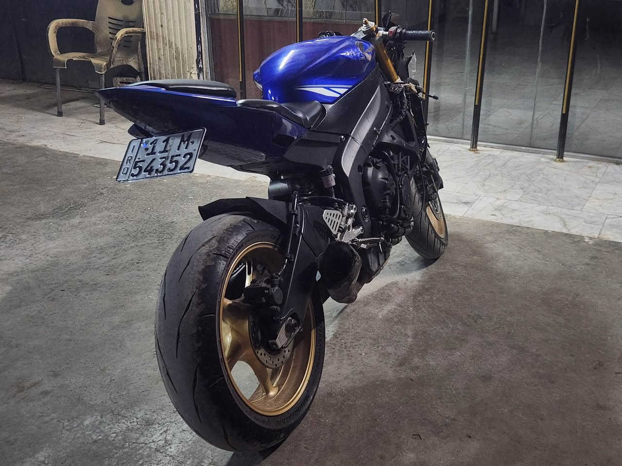 للبيع ياماها r6 موديل 2014 اصل مرقم بغداد  انكليزي باسمي
سويت بيها حادث وريد ابيعها على وضعها شغاله وتمشي
نواقص كدامكم  السعر ٢٠ مستعجل وماكو هيج سعر مكاني بغداد***********
