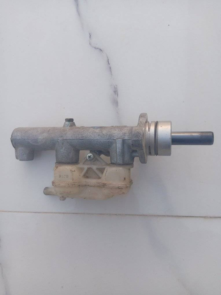 السلام عليكم سلف وعمبار السياره أرنب
السلف طفت السياره بالطريق وطلعت كهربائي بدله والعنبار شديته اسبوعين وكام يسرح وبدلته للبيع اليريدهن يقيم ويجيهن المكان الشاميه والمناذره 👍👍


**إذا كنت صاحب هذا الإعلان وتريد حذفه لأي سبب، رجاءا أرسل رسالة إلى الدعم الفني**