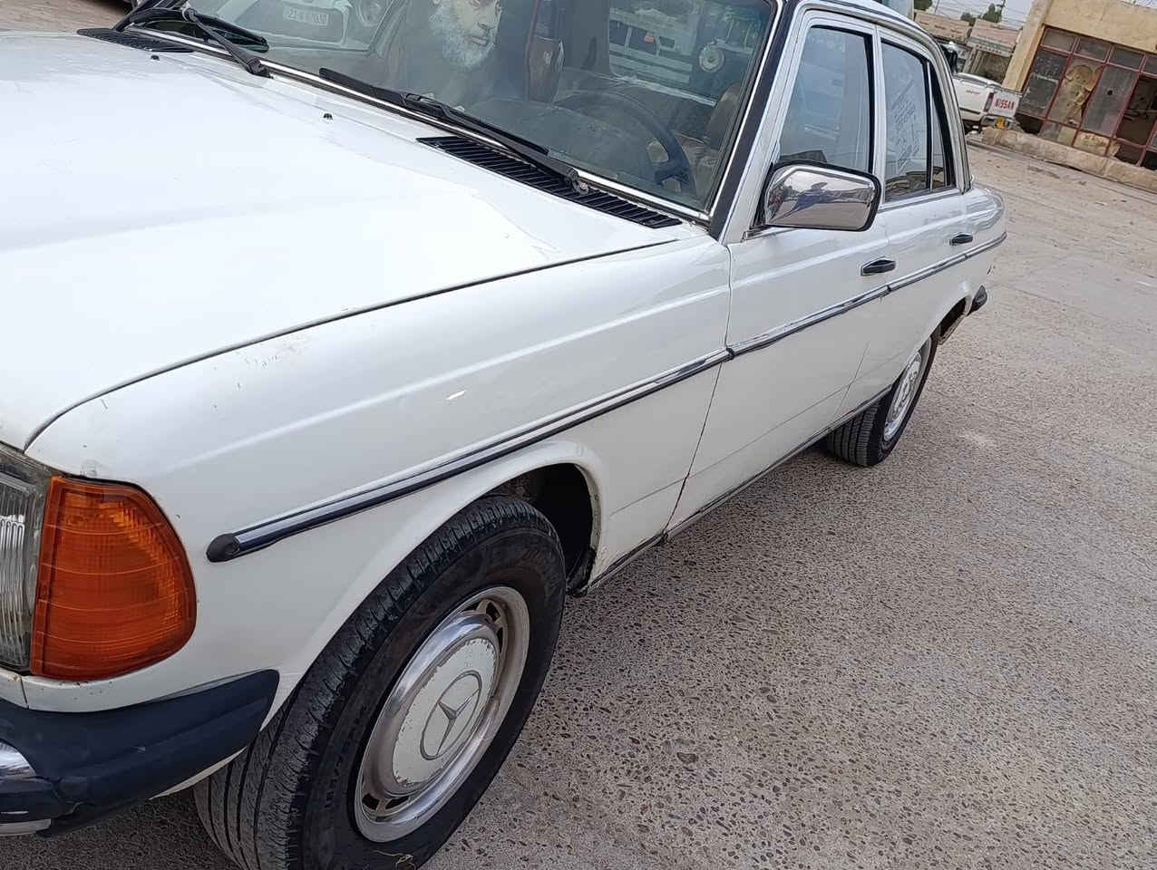 السلام عليكم ابو جحيل للبيع فول مواصفات جام كهرباء فتحت سقف محرك وكير بلاديه موديل 83 سعر 47 بيه مجال قليل بسمي ***********
