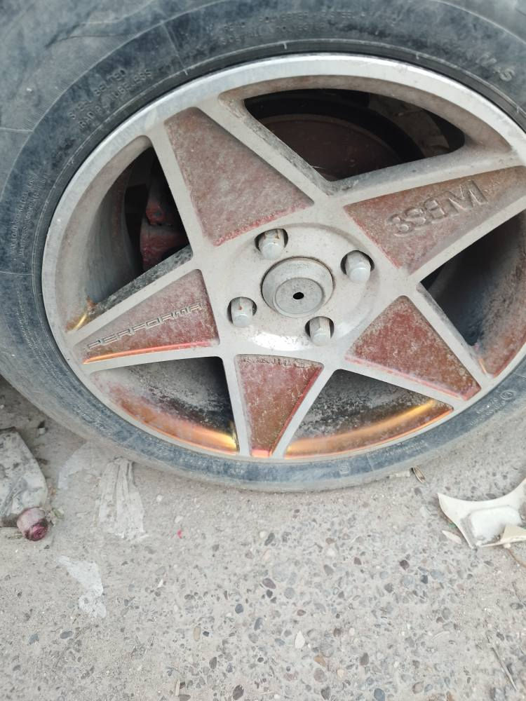 ويل كب اصلي 4,ستدات يشتغل ياباني وكوري 

السعر. 290الف. بي مجال حجم 15

اخوان هذا اصلي اصلي مو تجاري فدوه لكلبكم مو زايد عندي افتحه من سيارتي 
‏‪0771 109 3081‬‏
