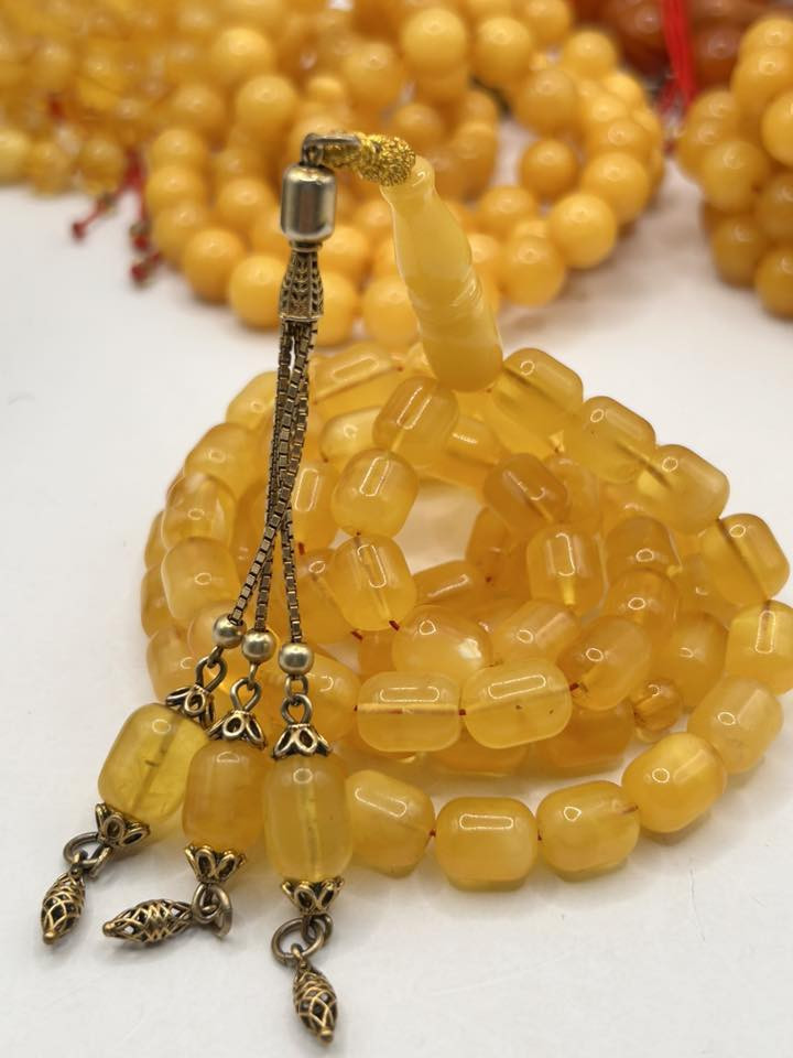 مسباح كهرب حر طبيعي كنغرادي قشطة بعسل منوصف بالكامل مع كركوشة فضة 925 الوزن الكلي مع الكركوشة 43 غم عدد الحبات 75 حبة مع 3 حبات اضافية بالكركوشة السعر خاص يوجد توصيل للمحافظات كافة.


**إذا كنت صاحب هذا الإعلان وتريد حذفه لأي سبب، رجاءا أرسل رسالة إلى الدعم الفني**