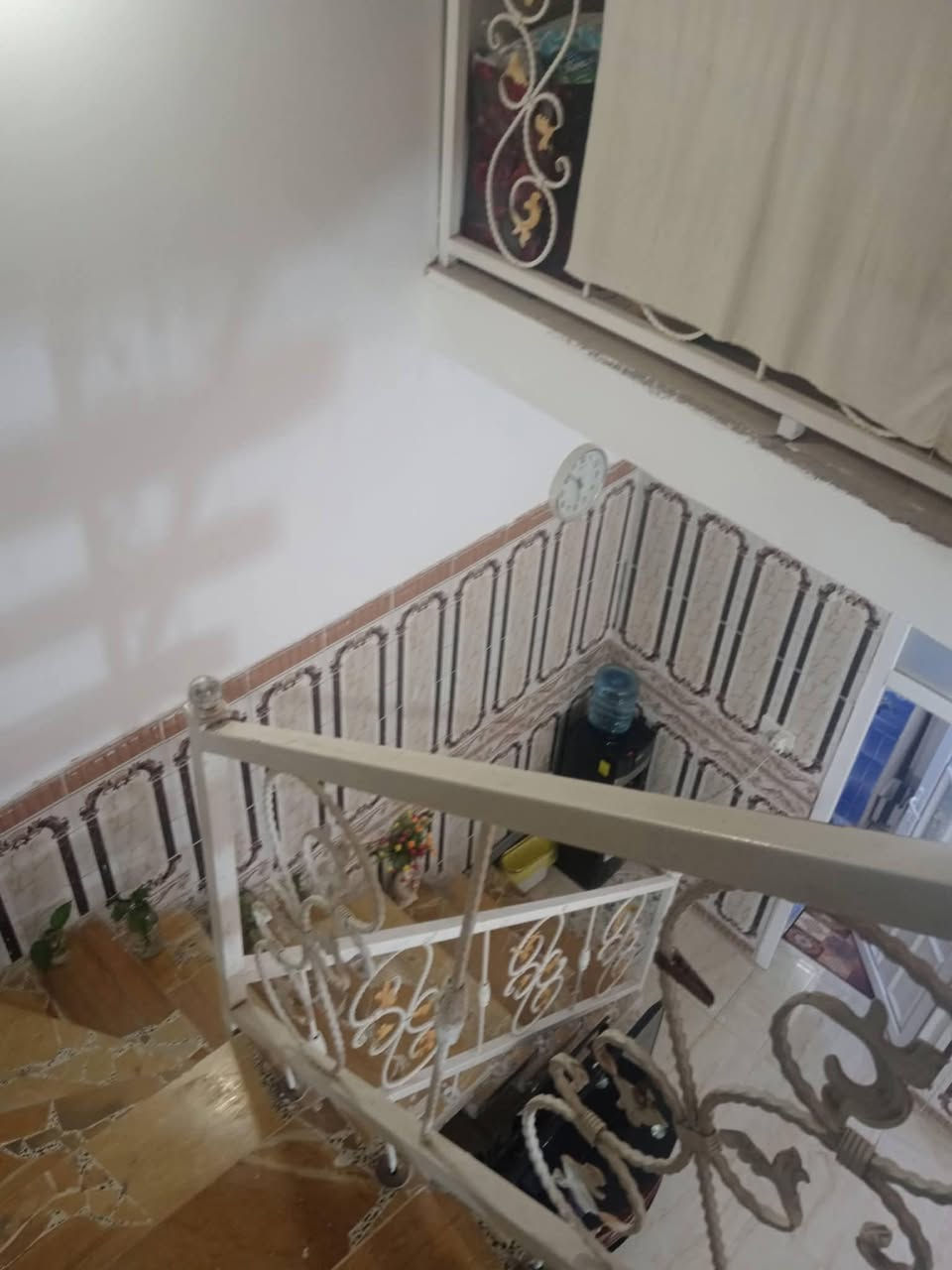 🏡 دار تــجاري للبيــــــــــع او مراوس  طابــو صـــرف تحويل مباشر
📍فـــي شــارع الحـسينيـة قــريب على شــارع 60

عــرض الـشارع 20 مــتر

________

المساحـــــة //200m الــــواجـهــة10m

________

🧱تفــاصيــل _____ 

مُــقســم إلــــى ثـلاث مـشـمـلات مُـــأجرات بـــوارد 

شــهري 800 الــف

______

للاستفسار مـراسلـه الــصفحه او زيـاره     #مكتـــــــــب الـــمــدار لـلــــعــقــار🧱

#الكائــــــــــن

في زويـر قرب نــزلة جـسر بـته بـاتجاه جــسر الــثورة 

___________________________

هاتف ☎️ 

***********

***********
