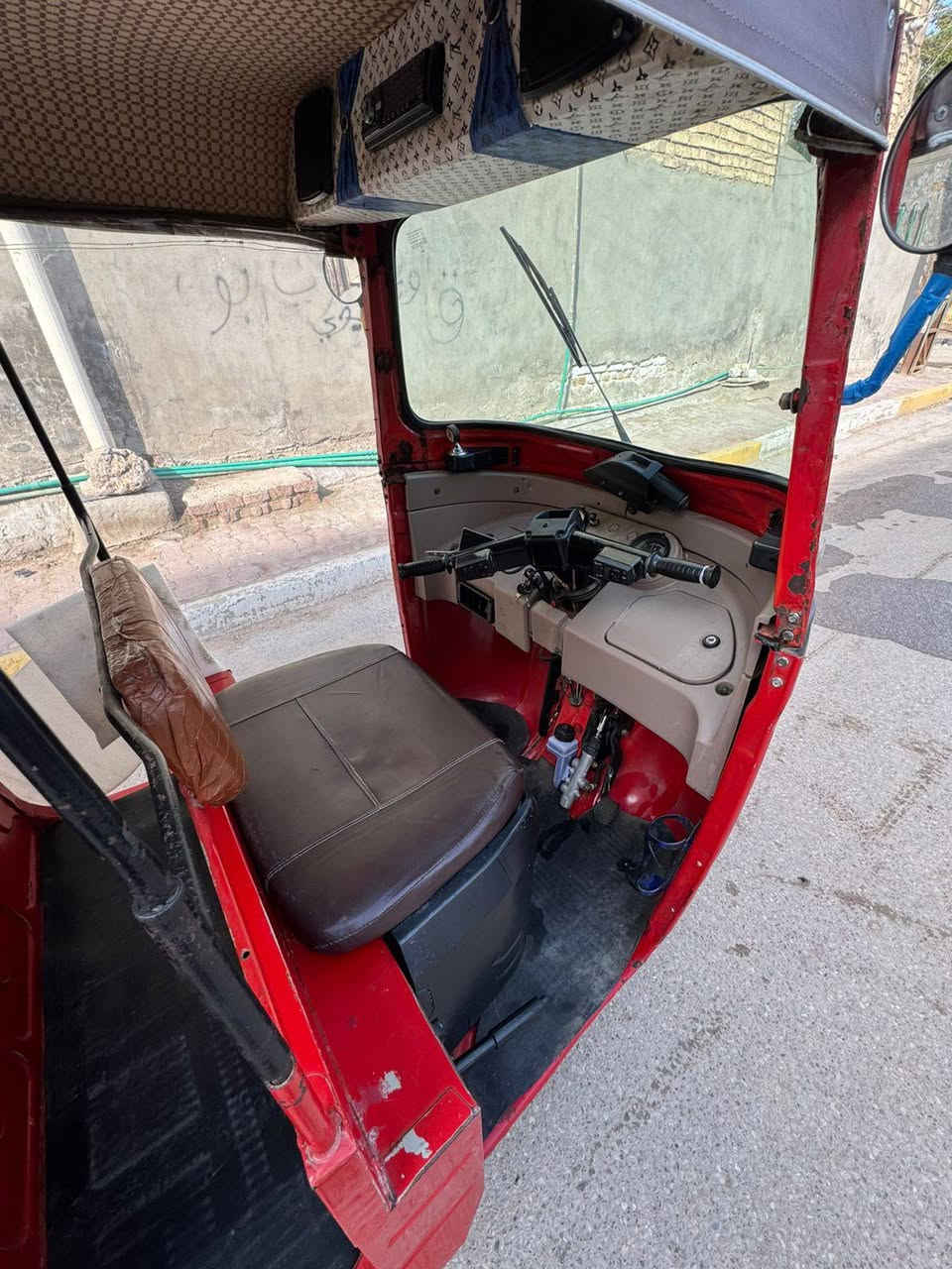 سلام عليكم تكتك 2018 شهر 12 كفاله عامه من صبغ والبارد فقط دوس معمره مكينه اكسل كهربائيات كله بلادي  تخم تاير جبلي  تكتك مال بيت  تحويل ثاني يوم سعر 6400 وبيه مجال مكان العبيدي ***********
