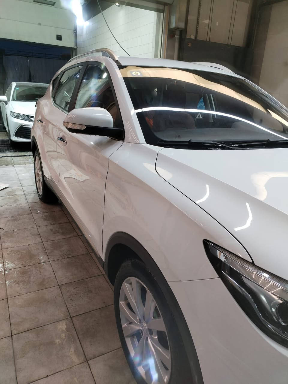 السلام عليكم Mg zs للبيع موديل ٢٠٢٢ فول ماعدى الفتحة  بصمة داخل جلد احمر رقم بغداد محرك و كير مكفولات و مكفولة من الضربة بيها هاي طخات بسيطة و صبغ الدعامية الأمامية اثر خدوش 
ب ١١٥ 
مكانها بغداد
***********
