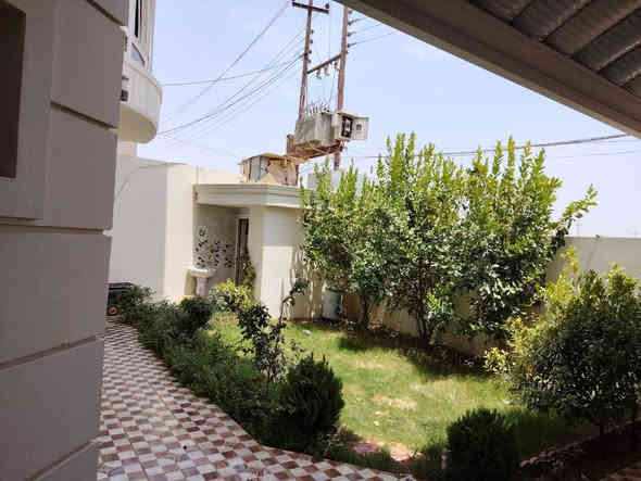 للبيع دار حي الجامعة قرب مدرسه نابلس
مساحة ٢٥٠ ٤غرف نوم وحده سويت ٥حمامات 

بناء حديث عالي عن الشارع 

شارع عريض

للاستفسار الاتصال بالرقم ***********
