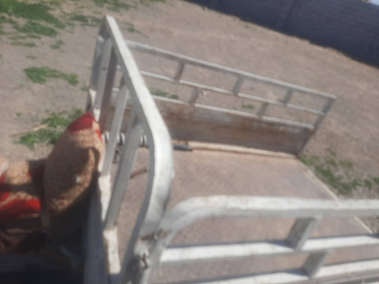 سلام عليكم شباب ستوته دايوان يردله فقط دبلات  سعر.  200.   وخمسين  مكان ديالى  شراي يجي خاص


**إذا كنت صاحب هذا الإعلان وتريد حذفه لأي سبب، رجاءا أرسل رسالة إلى الدعم الفني**