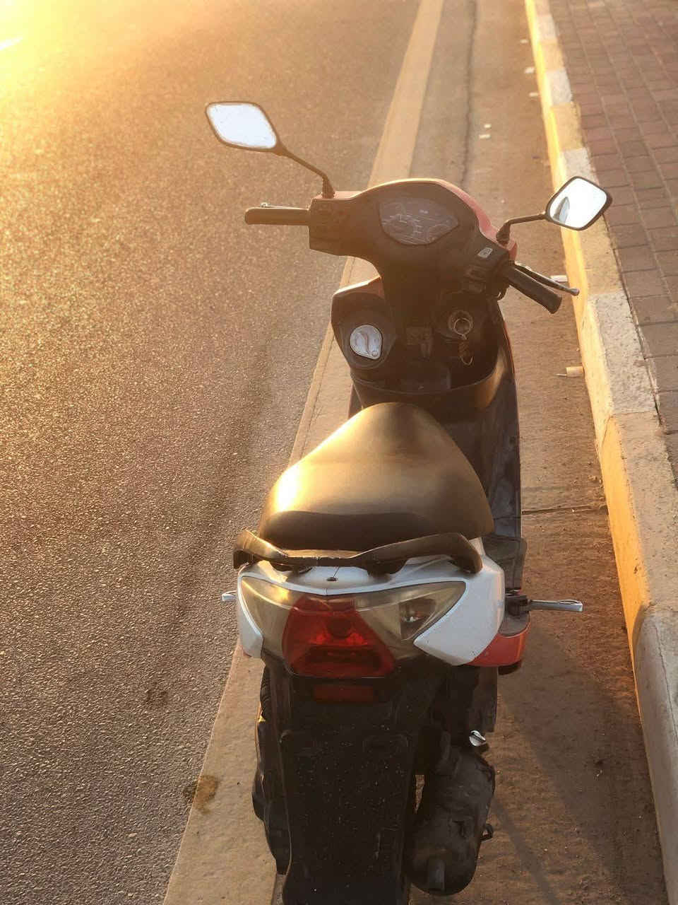 يا الله
 دراجه سايم GT  ياباني محرك 125

فول اخرس ماشاءالله دراجة رزنه ومرتبه كهربائياتهة كلهة شغالة نكره صلف 

شباب الدراجة نوزل مو كابريتر!!

للبيع  سعرها // 375 الف وبيها مجال بسيط

الدراجه بدون اوراق اكفلهة من سرقه 🤎

مكاني رمادي التأميم
استفسار اخر // ***********
