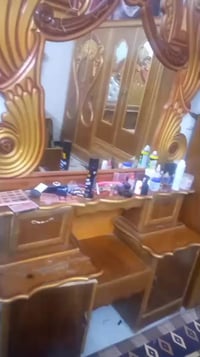 من رخصة الادمن  غرفة اخشاب للبيع نضيفه كلش  07725727529