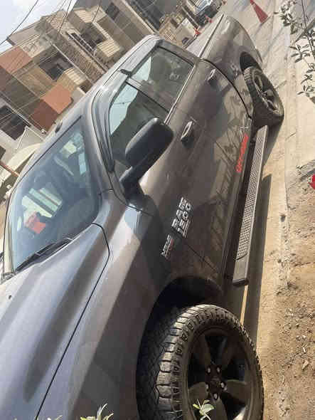 السلام عليكم 
رام كلاسك ٢٠٢٣ 

وارد امريكي حادث امامي خفيف بدون قطرة صبغ فقط بارد PDR وصور الحادث موجودة 

ماشية من امريكا ٤٥ الف هنا ماشية ٥ آلاف فقط سيارة جدا نظيفة 

سنوية جديدة 

كير ومحرك مكفول بشرط 

الإضافات /

غطاء بدي ألمنيوم 

ترفيع السيارة ٢.٥ إنش 

تغليف داخلي للارضية 

منظومة زنون عالي وناصي 

هوك خلفي 

اطارات نصف جبلي جدا نظيف وويل اسود
دوسات جانبية 
دسكات جديدة 

سيارة استخدام شخصي 

مكاني بغداد 

سعر ٢٥٠ مجال قليل

***********
