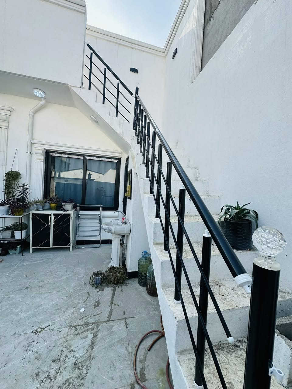 سلام عليكم اني اسطه محجرات الي يريد الاتصال برقم ***********
