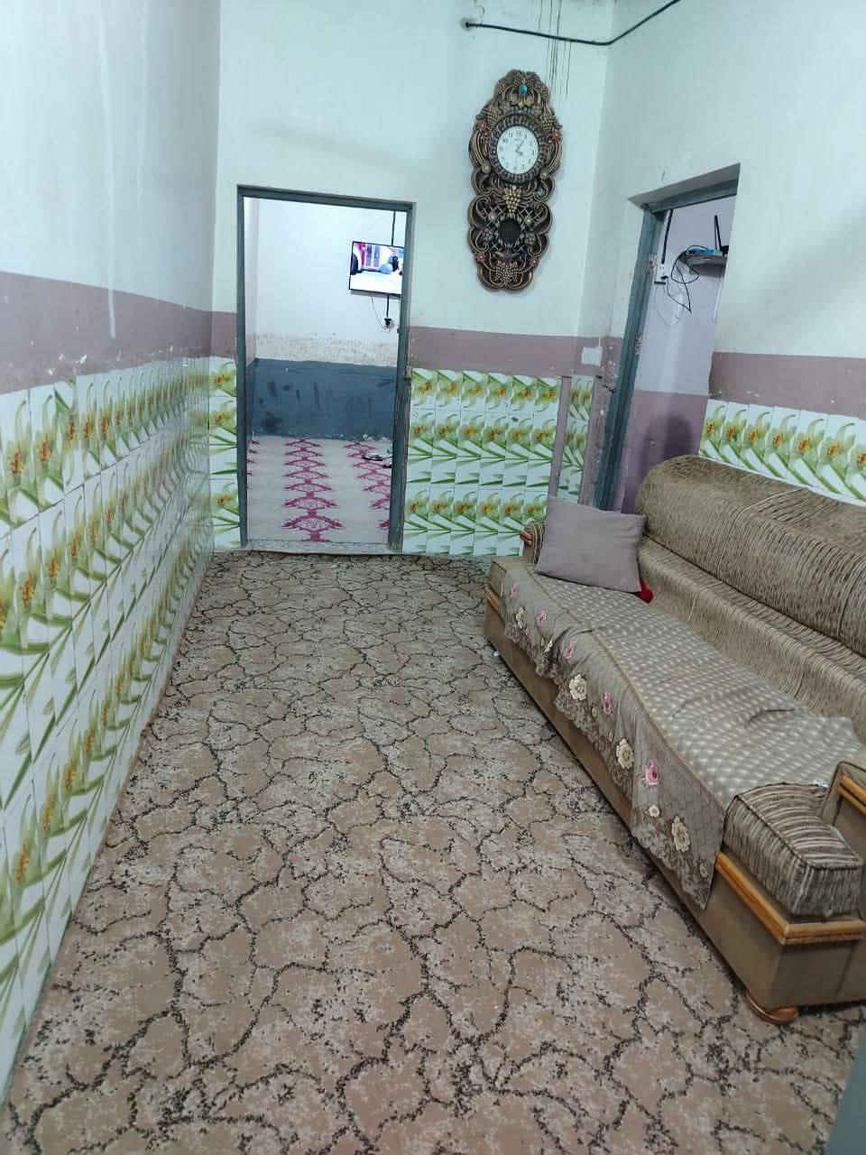 دار للبيع زراعي ١٤٠ متر حي ١٧ تموز ( حي الصدر الثالث) قرب جامع الاحسان بصف المختار ابو حميدة مرقم مشمول بتطويب ٣٢٠ غرفتين وصالة واستقبال ومطبخ وتخاريج وطارمة ومكشوفة كبيرة كافة الخدمات ثاني بيت عن الشارع التبليط الرئيسي السعر 28 الاتصال ***********
