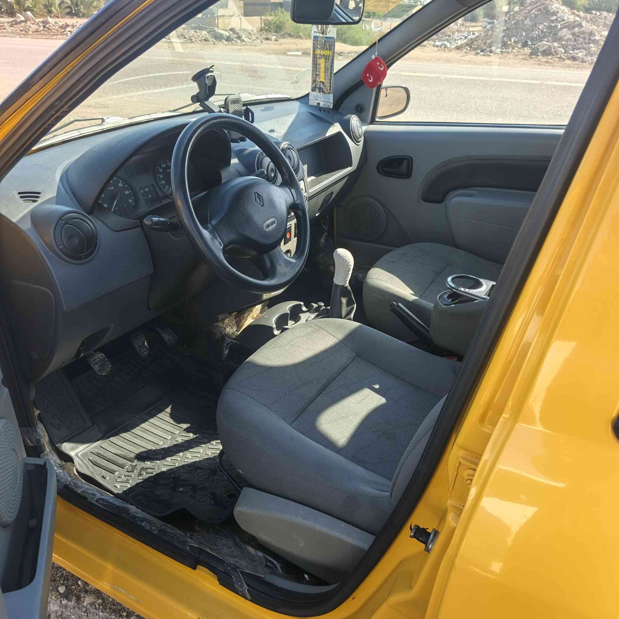 رينو موديل ١٣ مكان السماوه
مكفول بلادي 
محرك وكير مكفول
تبريد ثلج ❄
حداديه جديدة
كشر مكفول 
مصفرة هيئة وغرامات صار يومين 
مداور سماوه 
سنويه لل 29
سياره جديدة ماشاء الله
السعر 58
***********
‏‪***********‬‏
