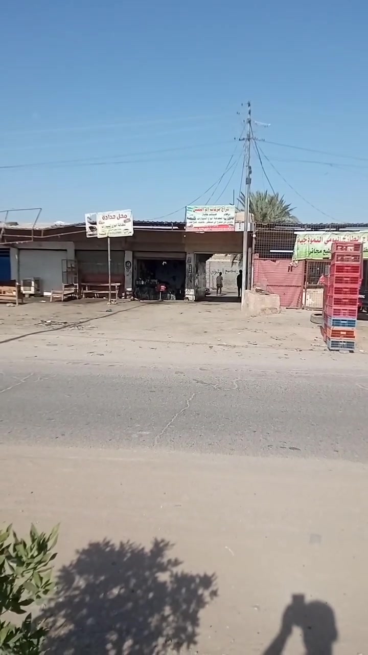 سلام عليكم قطعه نص دونم طابو صرف للبيع مباشر على الشارع العام  مقابل مستشفى القاسم  تحتوي على كراج واربع محلات  مجاوره إلى مجمع المطراوي  للاستفسار اتصل***********

