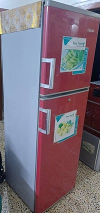 ثلاجه للبيع السعره ١٤٠ الف مالبيت تجميده خير من الله عنواني بغداد حي ا...