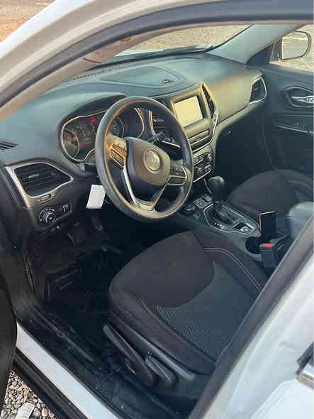 جيب شيروكي 2019 امريكي بيهه 6 قطع سبخ ارباك تكمه سيستم بجم كبس شاصي شه رت دواخل مال باب نفر سبخ شويه كير و مكينه شه رت 70مايل ماشيه شرط تحويل بيهه 500$ غرامه سعر 119$ مجال واتساب *********** زاخو
