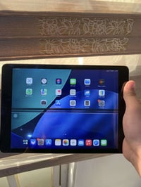 ايباد ٨ • خط بالشاشه • كاميرا خلفيه عاطله
