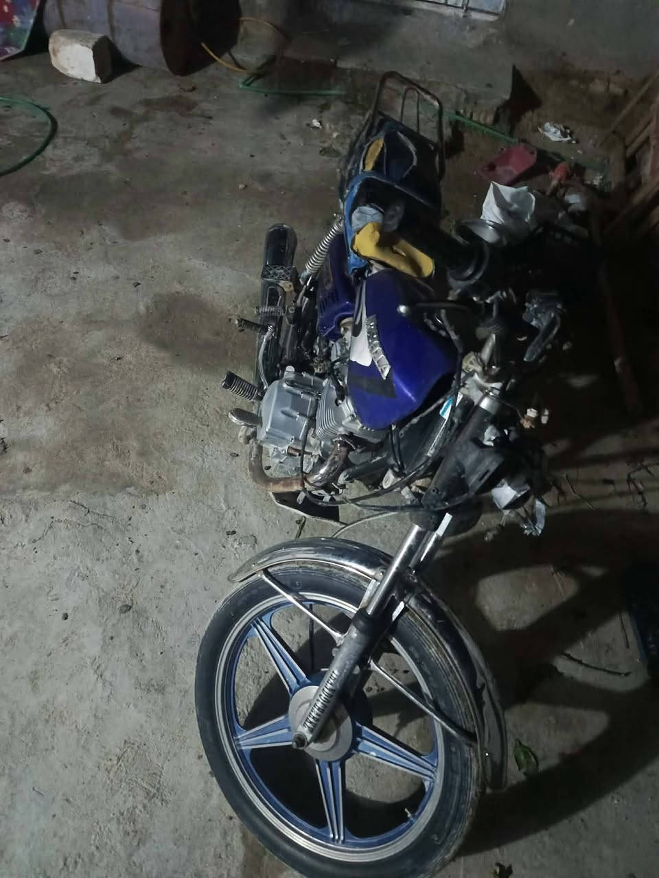 سلام عليكم اربعد كير مديل 18 اوراق اصوليه رايدها 450 وبيها مجال للاتصال ***********
