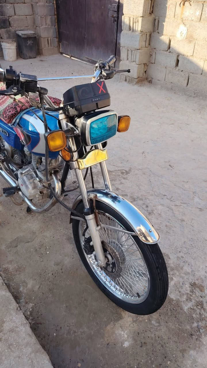 سلام عليكم دراجه 4كير نامة شلامجه مديل ٢١بشهر 9 اوراق سكنر دراجه كلهه شغاله كهربائيات كلهه شغاله ومابيهه كل نقص مكان كربلاءقرب مرقد الحر 
السعر 400قفل 
رقم الهاتف ***********
