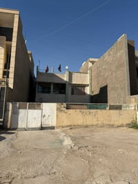 بيت للبيع 300 متر واجه 10نزال 30 موقع مميز جدا وسعر مناسب  عنوان الغدي...