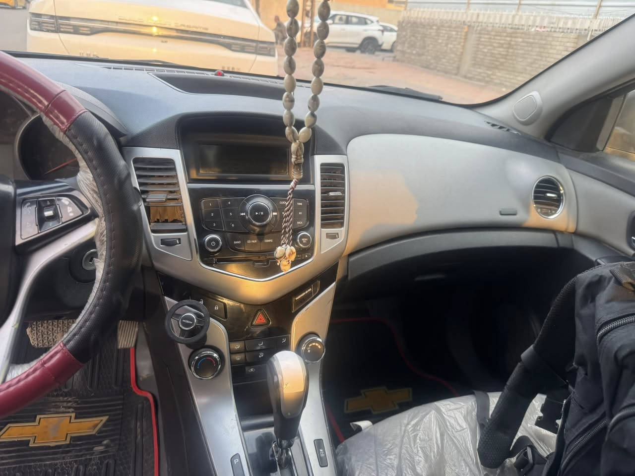 ساام عليكم
سياره شوفر كروز للبيع 
سياره رقم بغداد نكليزي تحويل ثاني يوم مصفره هئيه وغرامات 
2012 
مكينه 1800
سونار مرفق مع صور 
سياره خير من الله 
60 وبيها مجال للطيبين تجي تكلب وشوف
العنوان بغداد 
الرقم : ***********
