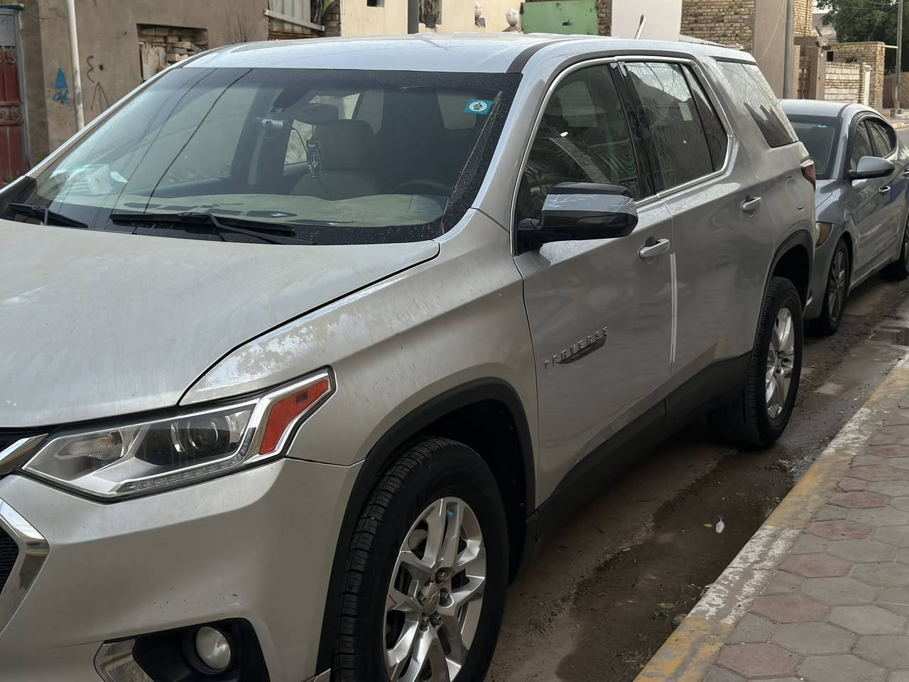 شوفرليت ترافرس 20 ماشيه 107 ألف كيلو 
جاهزة من كلشي 
حادث امريكا واضح بالصور بيها صبغ قطع وجاااااردات 
بااسمي مكاني ديوانيه 173 وبيها مجاااال للشراي 
***********
موجود خاص وتساب
