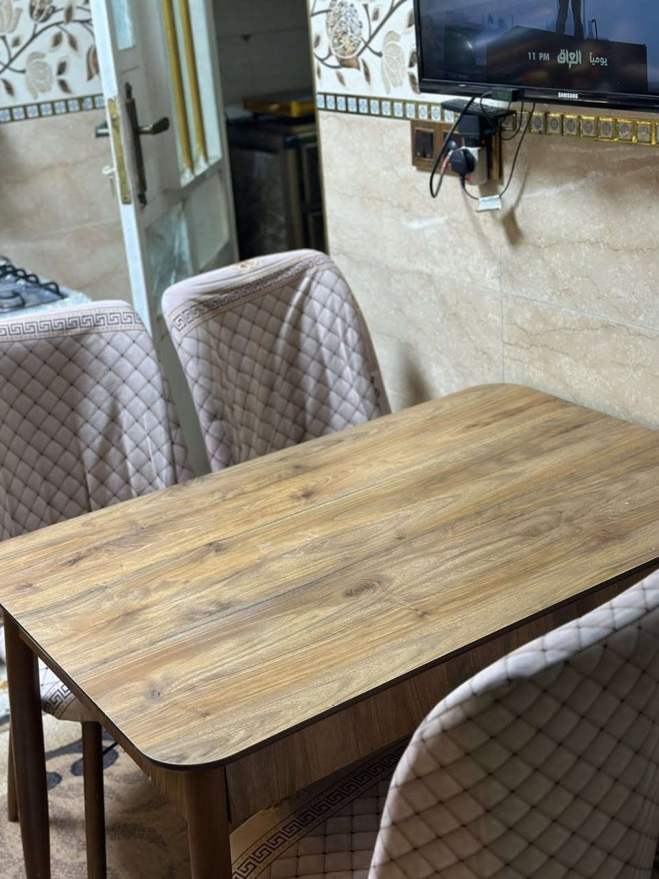 السلام عليكم ميز طعام معً 4 كراسي مستخدم نظيف السعر جدا مناسب
***********

