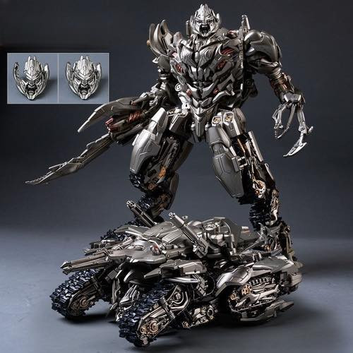 مجسم لشخصية Megatron (ميغاترون) من سلسلة أفلام "المتحولون" (Transformers)، وتحديداً إصدار TW-1029 من إنتاج شركة Baiwei.
الشخصية: ميغاترون كما ظهر في فيلم Transformers: Revenge of the Fallen (المتحولون: ثأر الهاوي).نوع اللعبة: مجسم قابل للتحول (Deformation Toy) يتحول من وضع الروبوت إلى وضع "دبابة فضائية" (Cybertronian Tank).
للمزيد من المعلومات مراسلة الصفحة.
يتوفر خدمة توصيل لجميع محافظات العراق 🚕


**إذا كنت صاحب هذا الإعلان وتريد حذفه لأي سبب، رجاءا أرسل رسالة إلى الدعم الفني**