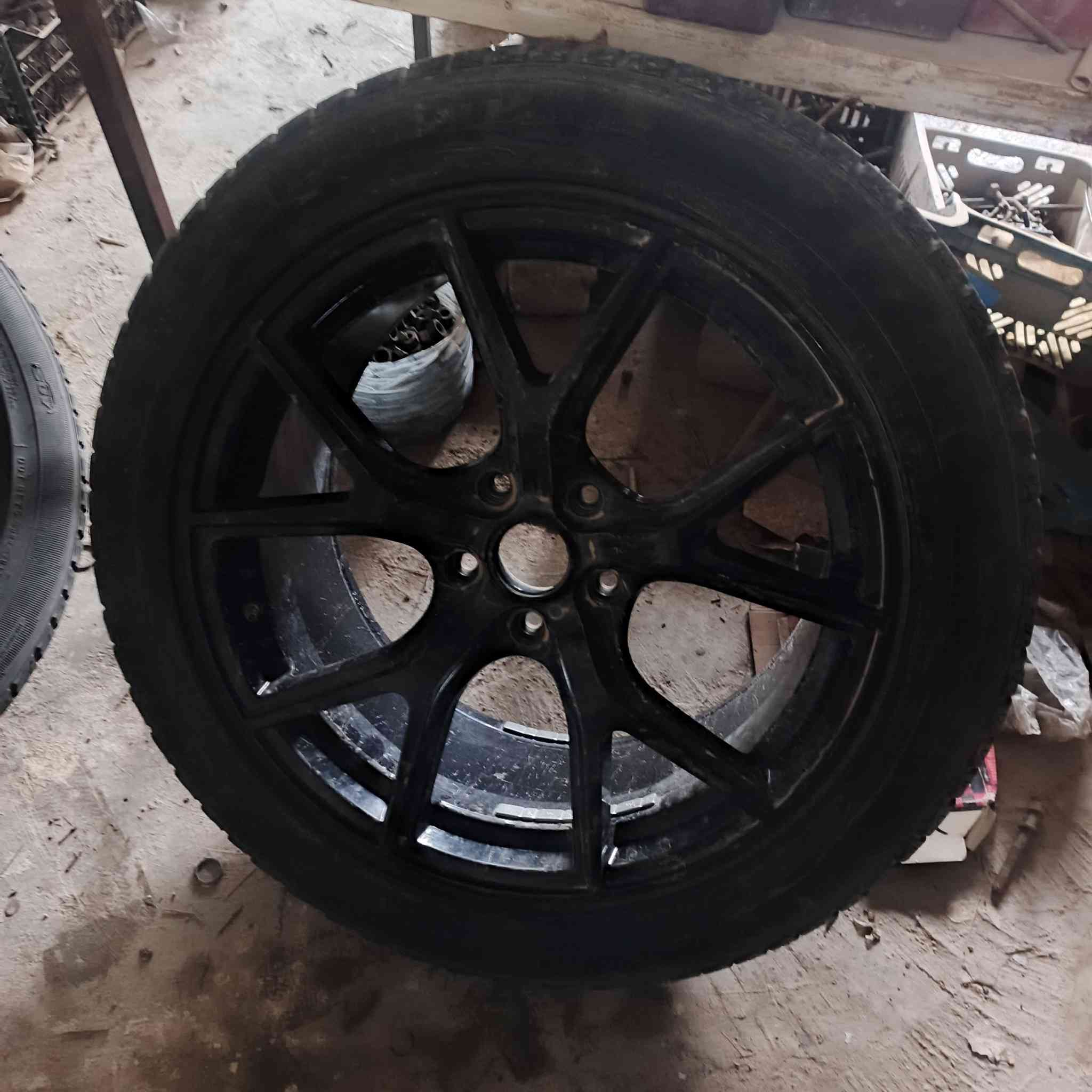 سلام عليكم وياله هنا وتايراتهن بعدهن لوك لا شخط ولاطعج ولاخدش زغير فول السعر 275وبيهن مجال لطيبين ***********
